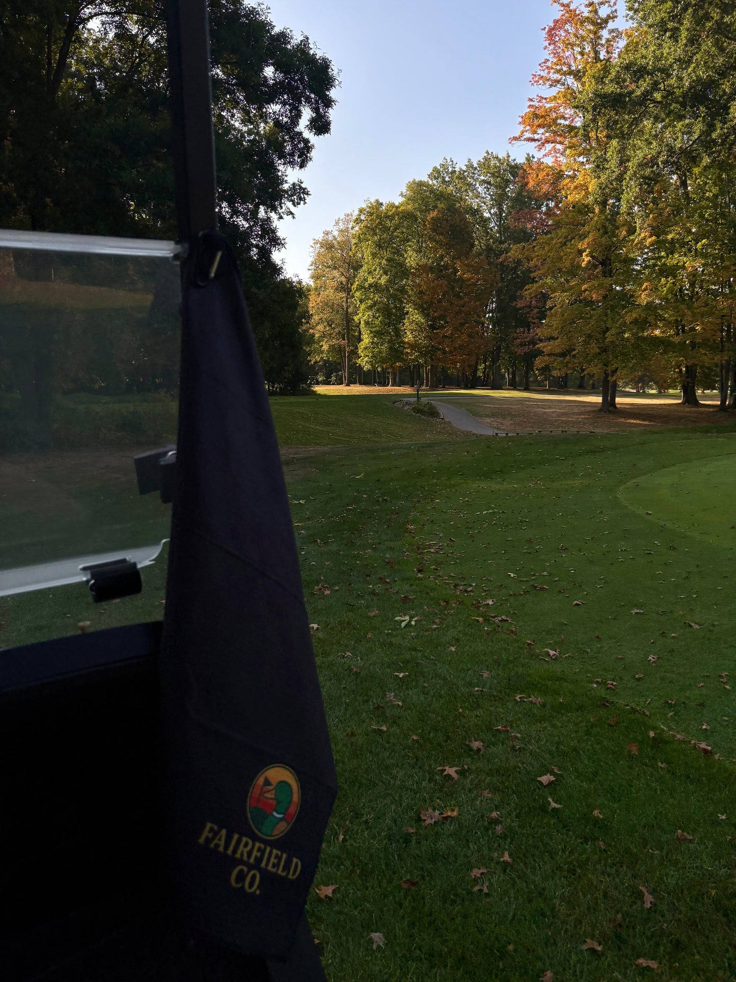 Fairfield Co. Field & Fairway Towel — Premium Microfiber w/ Magnet & Clip