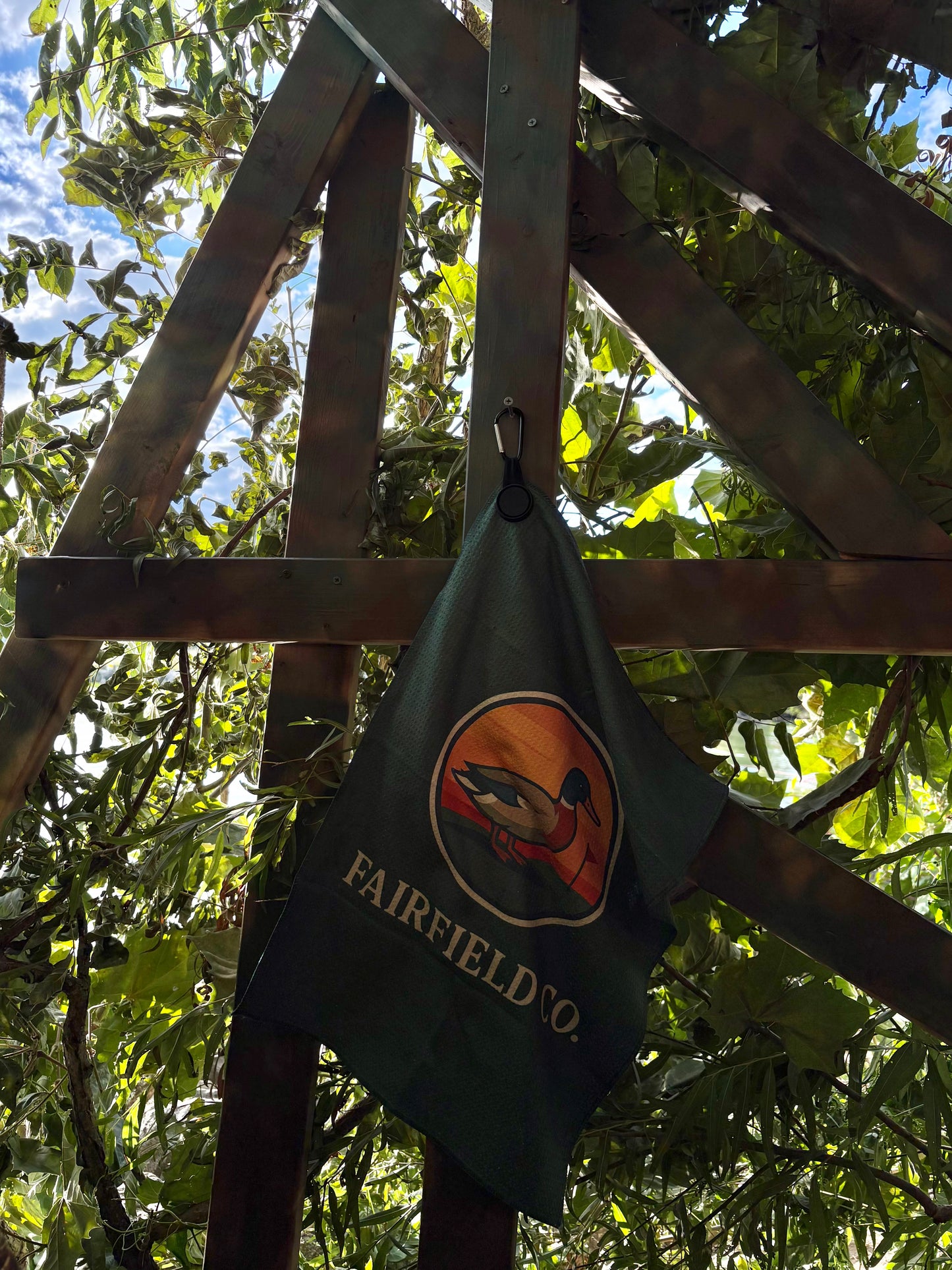 Fairfield Co. Field & Fairway Towel — Premium Microfiber w/ Magnet & Clip